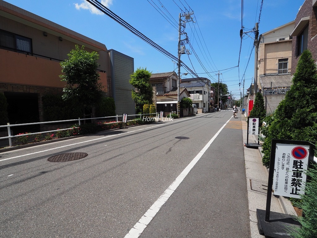 シャルマンコーポ志村三丁目　前面道路